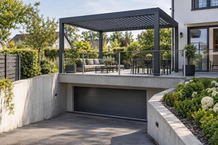 Montera pergola över källare eller underjordiskt garage