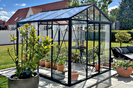 Nytt premiumväxthus i aluminium – vackert, hållbart och tillgängligt för alla