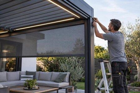 Kan pergolan uppgraderas med screens eller belysning?