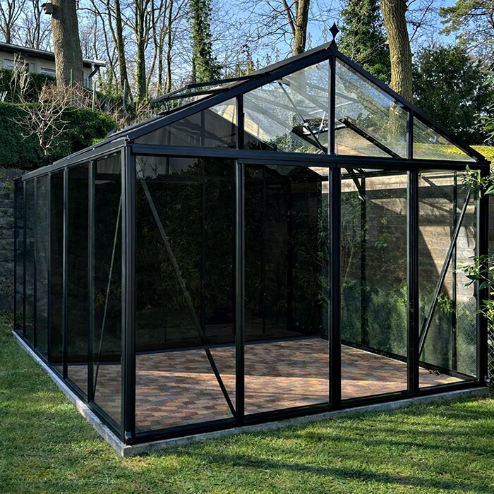 Växthus i aluminium med förråd